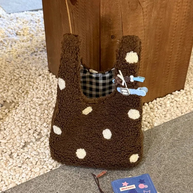 2025冬季新款韩系波点毛茸茸手提包外出上班通勤杂物收纳包小包