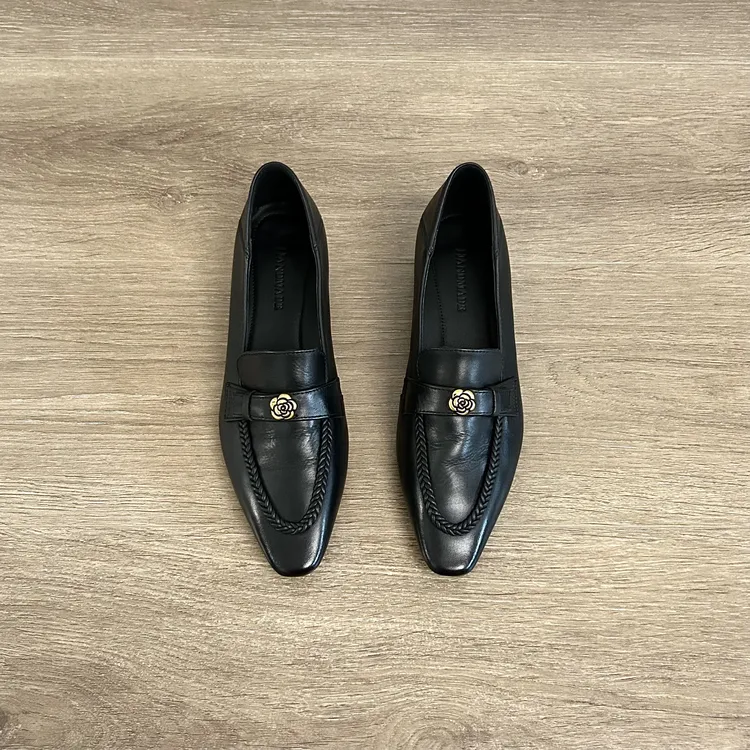 Dannyfrey复古通勤小众设计感山茶花尖头一脚蹬低跟乐福鞋女