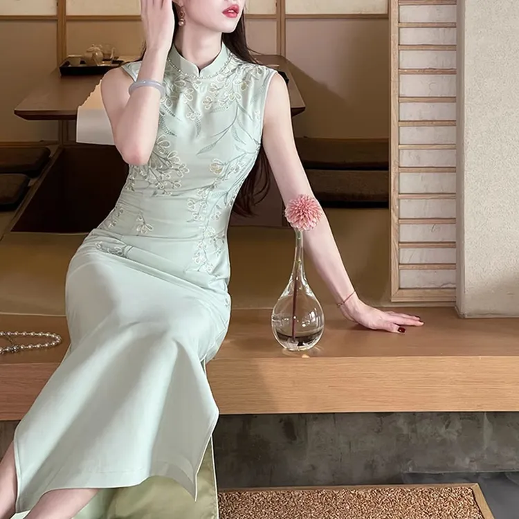 DouKox轻奢【青绣】新中式气质优雅绣花改良旗袍夏季女绝美连衣裙