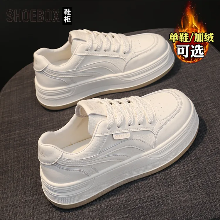 达芙妮旗下鞋柜厚底小白鞋女2025秋冬新款轻便百搭板鞋加绒运动鞋