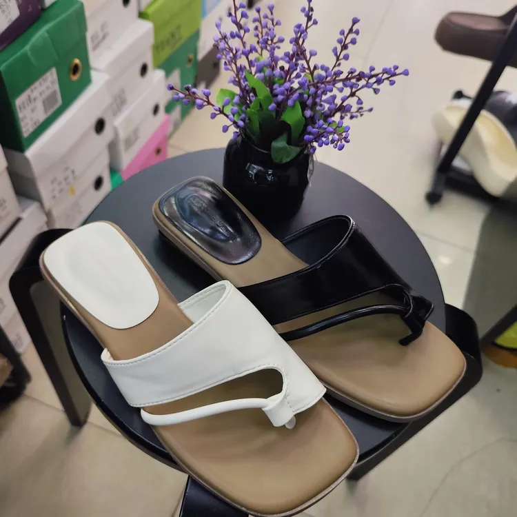 平跟胶粘鞋套趾罗马风格一字拖低跟气质女凉拖方头百搭时尚凉拖鞋