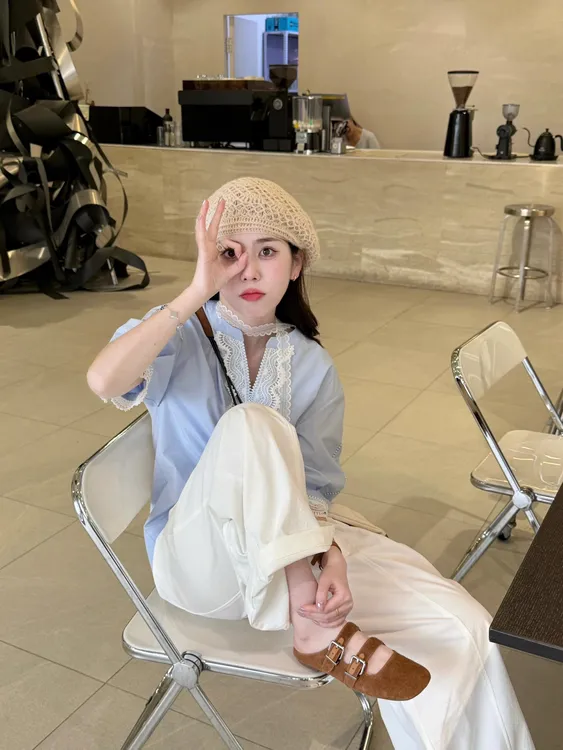 2025夏季新款法式蓝色蕾丝短袖衬衫女气质上衣百搭直筒裤两件套装