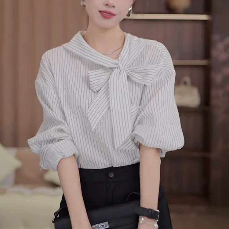 条纹飘带衬衫女秋季2025新款高级感轻奢减龄洋气别致小衫休闲上衣