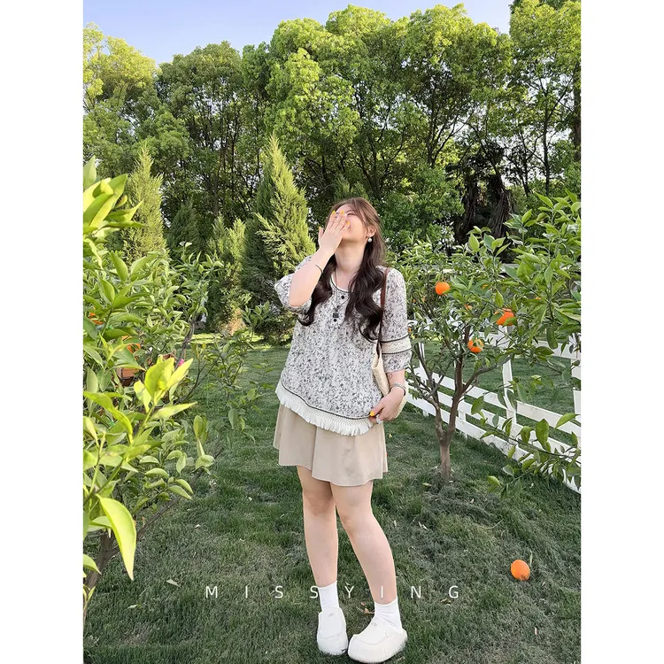 应小姐【春野漫】微胖大码夏季时尚气质设计感宽松百搭圆领提花衬衫