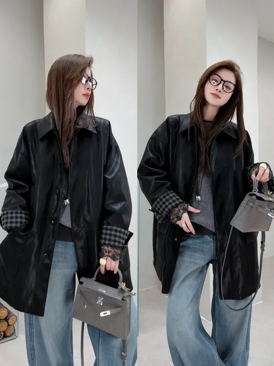 月月 2025新款年货定制极简风格纹手袖百搭皮衣羽绒服 2511C8407