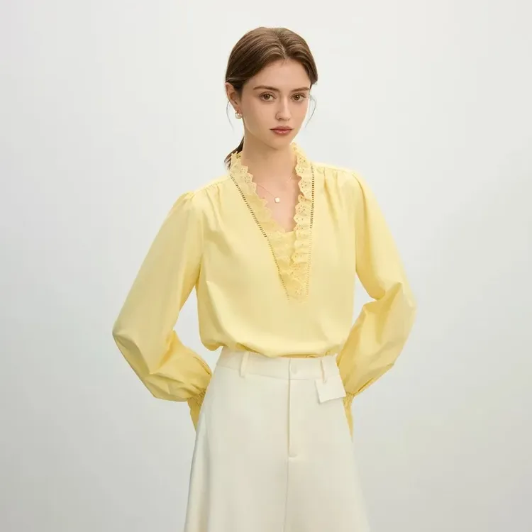 玩美系列 法式气质蕾丝花边V领衬衫女2025秋季款宽松休闲通勤上衣