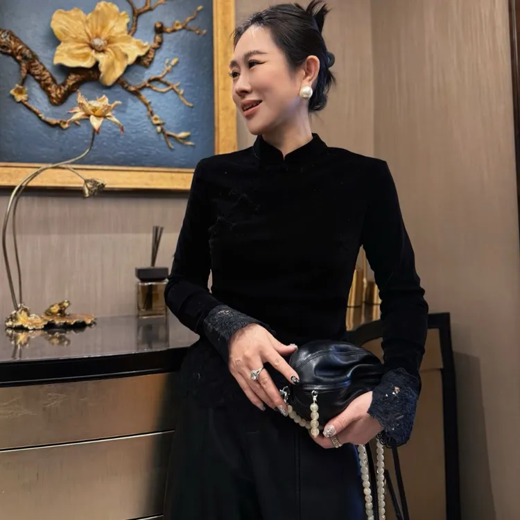 新中式盘扣立领蕾丝拼接丝绒长袖T恤女修身显瘦上衣