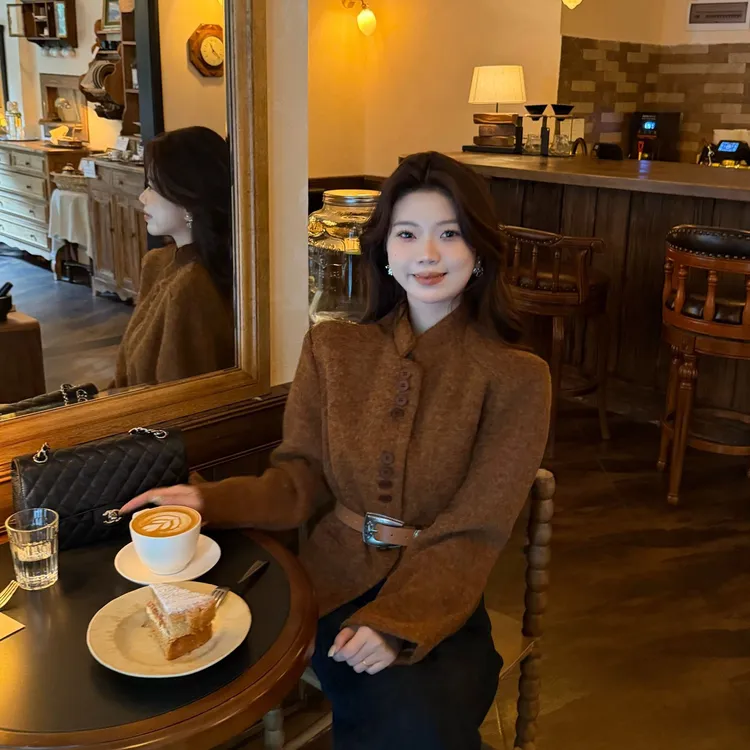 【冬日来信】复古老钱风秋冬毛呢短款外套女收腰显瘦设计感加厚上衣