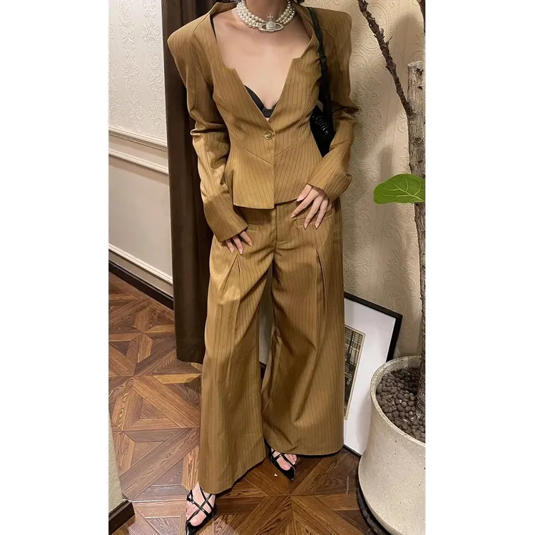 2025早秋新款痞帅炸街风女装收腰小西装高级感休闲阔腿裤长裤