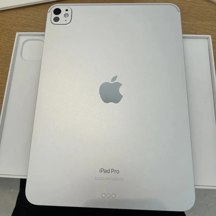 95新 Apple/苹果 iPad Air超薄学生平板电脑办公创作游戏设计学习