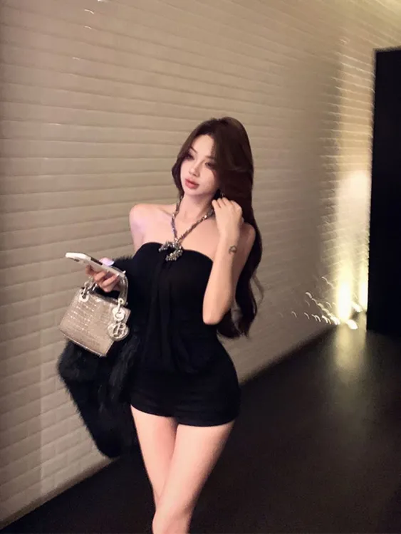 纯欲亮钻挂脖吊带背心秋季黑色无袖抹胸内搭辣妹性感紧身短款上衣