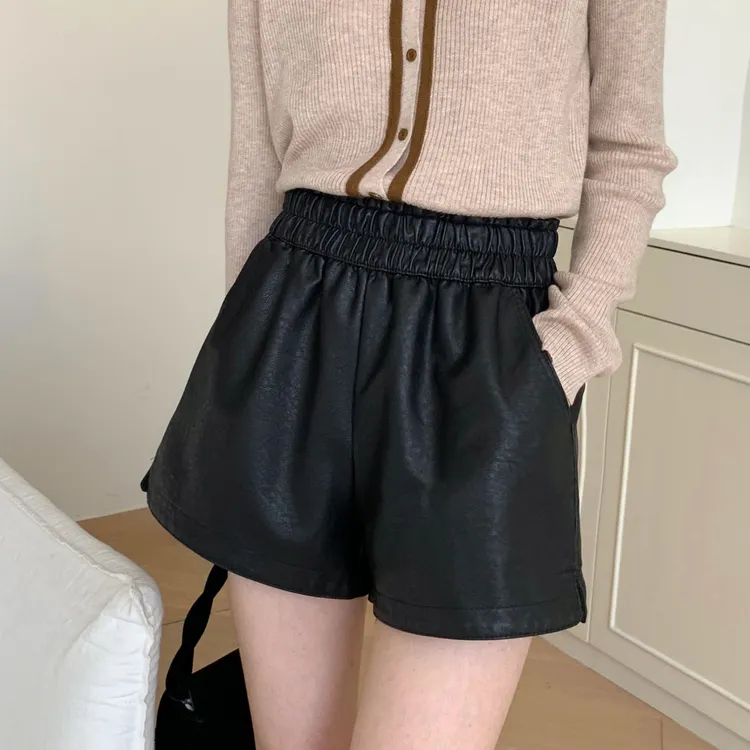 秋冬2025新款皮短裤女高腰宽显瘦阔腿松休闲裤酒红色外穿a字pu皮