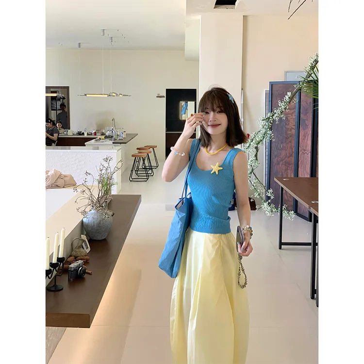海边度假风套装蓝色U领修身背心女夏季高腰法式长裙半身裙两件套