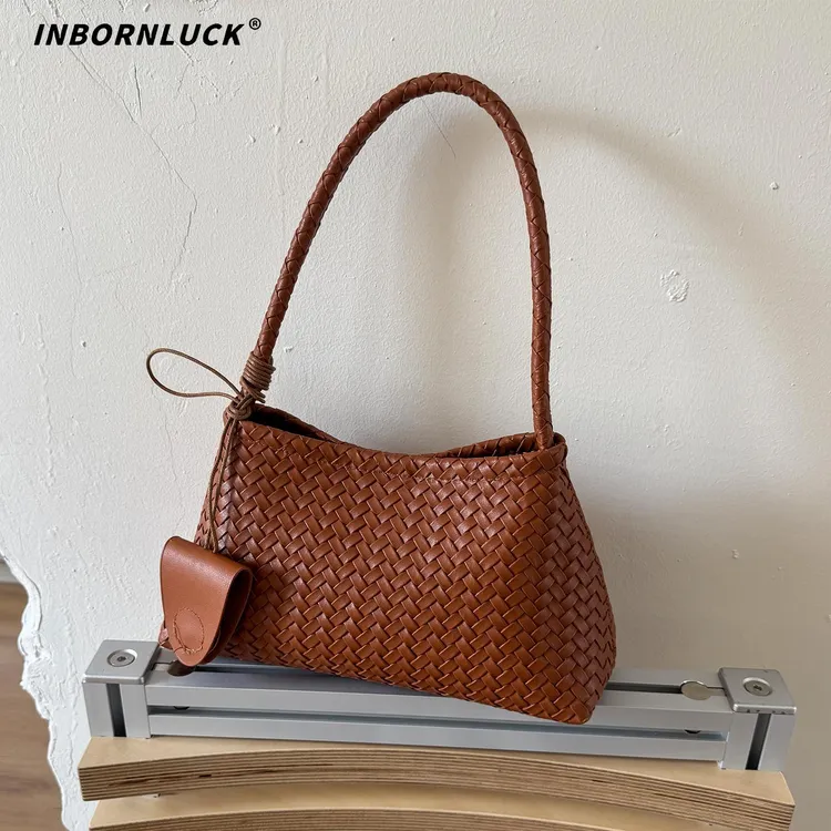 小众设计包包女式2025新款流行时尚夏季单肩包超火爆款通勤腋下包