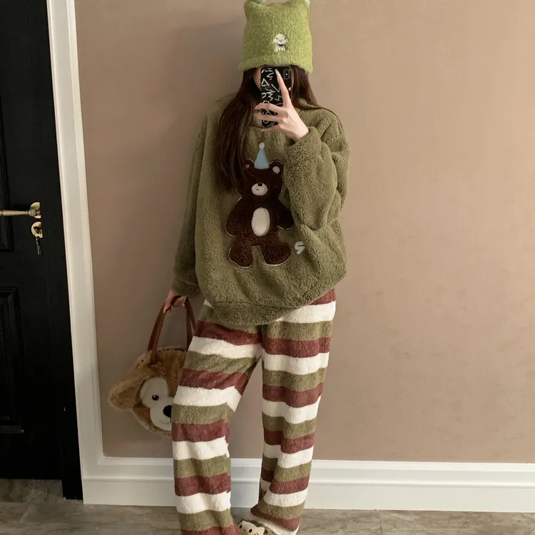 韩系休闲可爱小熊睡衣女冬季加绒加厚珊瑚绒保暖长毛绒家居服套装
