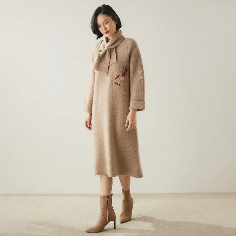 新中式风刺绣连衣裙山羊绒针织衫圆领女套头盘扣中长款针织长裙