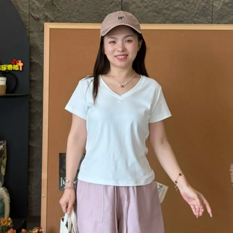 小个子圆圆HP531舒适水柔棉V领显瘦T恤百搭弹力修身遮肉上衣女