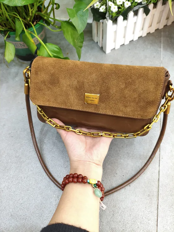 植鞣铆钉韩式纯色拉链磨砂腋下包可折叠链条复古风
