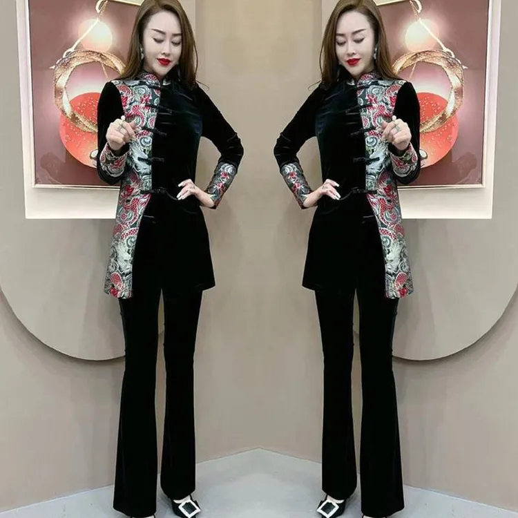 2023年冬季网红爆款时尚精致国风洋气盘扣上衣衫微喇叭裤两件套女