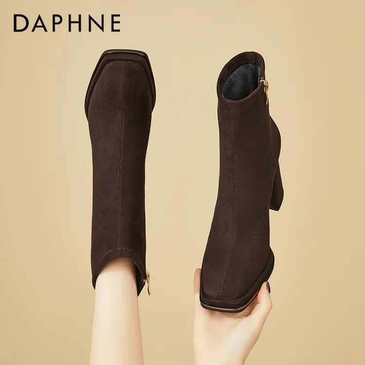 达芙妮复古棕色短靴女2025秋冬新款高跟马丁靴方头百搭绒面瘦瘦靴