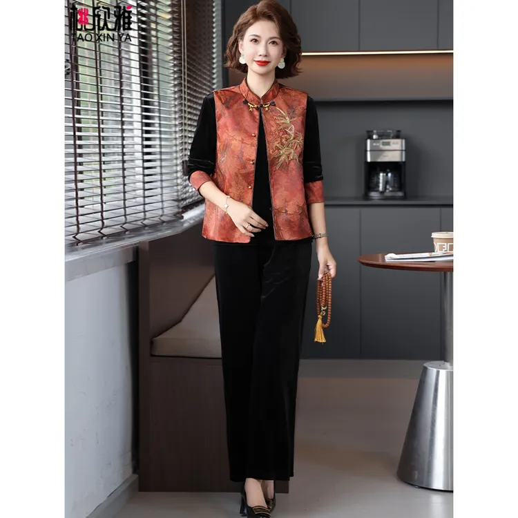 新中式妈妈秋装金丝绒套装2025新款洋气中老年人女春秋马甲三件套