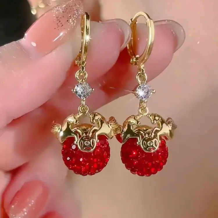 铜合金耳饰 新款红色钻球马年耳环复古宫廷耳饰精致喜庆国风耳坠