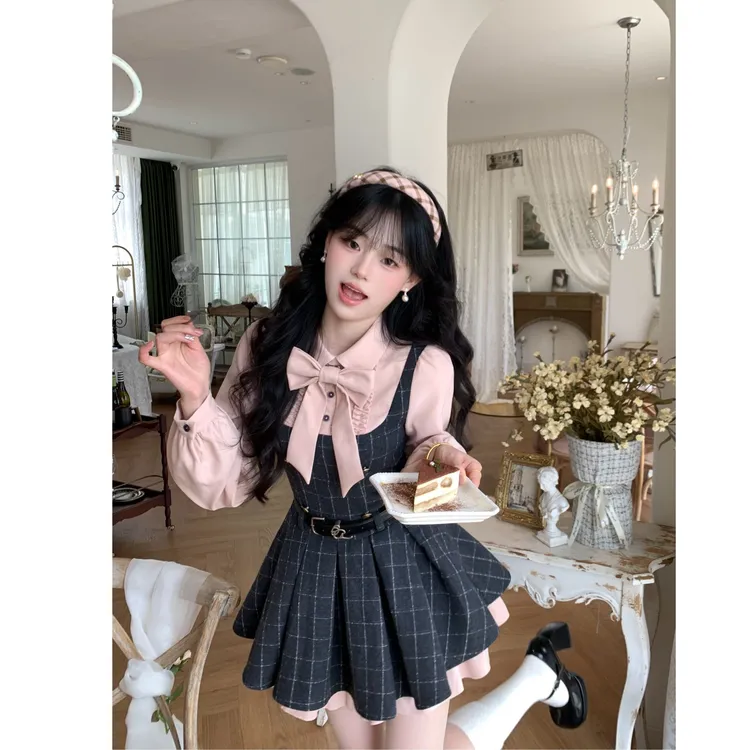 雾蓝花楹 少女感学院风蝴蝶结衬衫格纹毛呢收腰蓬蓬百褶连衣裙