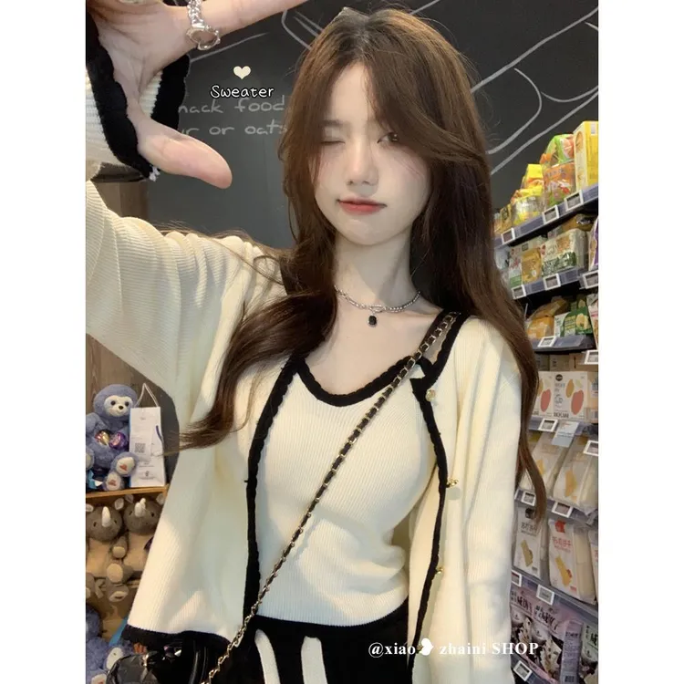 奶系早秋上衣毛衣外套女针织吊带背心+长袖开衫短款两件套小香风
