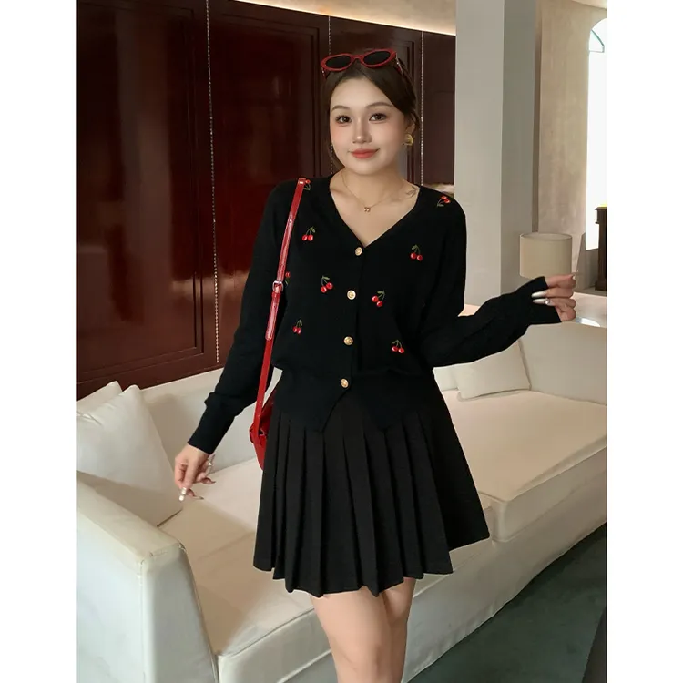 （现现款）花菜微胖定制~【温柔陷阱】针织樱桃长袖上衣+呢料百褶裙