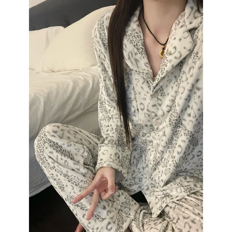 复古甜美简约风豹纹德绒睡衣女秋季新款可外穿长袖长裤家居服套装
