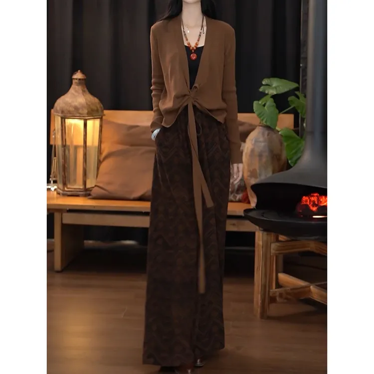 文艺复古穿搭套装2025新款洋气纯色绑带针织开衫印花阔腿裤两件套