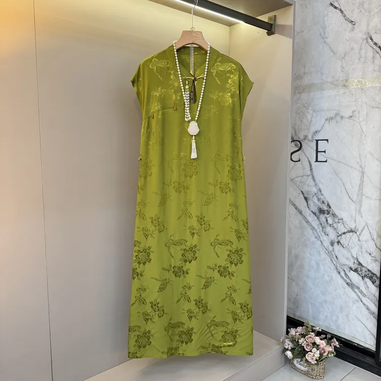 2025新中式国风渐复古提花钉珠流苏高级感老钱风旗袍长裙7138