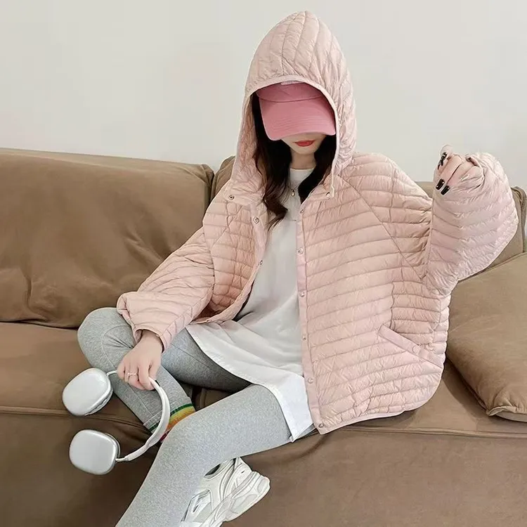 2025女显瘦休闲轻薄90白鸭绒羽绒服韩版连帽外套弯刀袖宽松初冬装