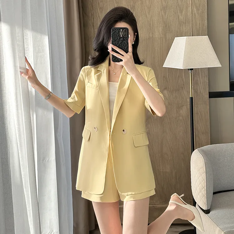 黄色短袖西装套装女夏季薄款2025新款高级感气质休闲西服短裤套装