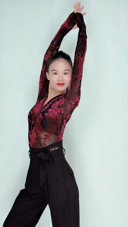 拉丁舞上衣高级感烧花长袖练功服摩登舞服2025新款成人连体舞蹈服