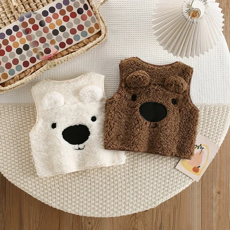 后背拼熊头马甲洋气宝贝外出可爱马甲