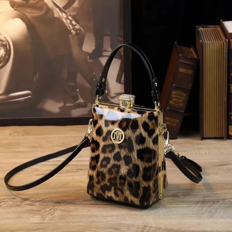 MK正品新款真皮高端潘多拉盒子包