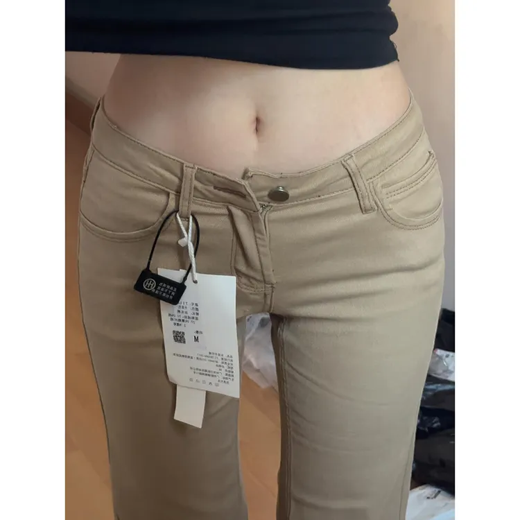 雪千羽卡其色美式低腰微喇牛仔裤女2025早秋季显瘦垂感棕色喇叭裤