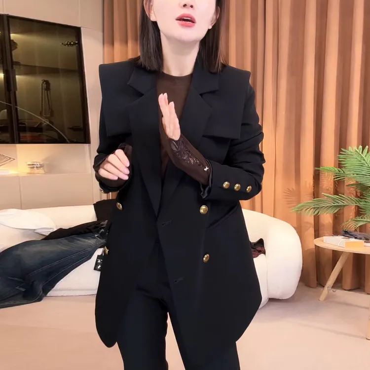 新款春秋季西装女小香风洋气双排扣百搭高级感舒适西服上衣外套