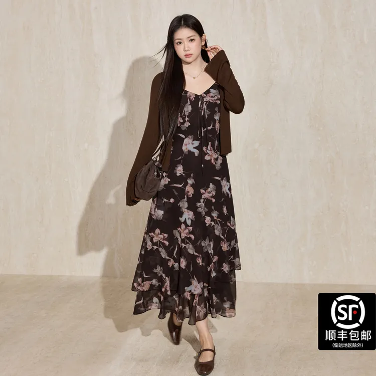 蓝语蓝语大码女装优雅气质V领吊带连衣裙羊毛混纺开衫2025套装