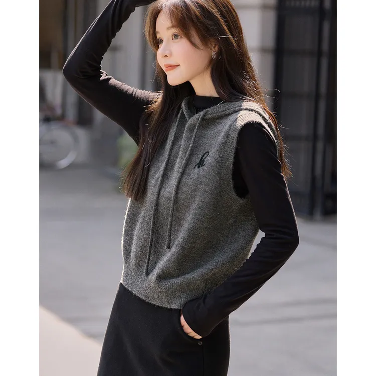 洋气毛衣短款带帽马夹短款时尚针织衫开衫背心马甲女连帽春季百搭