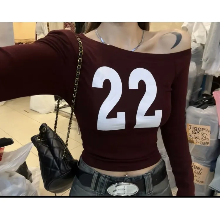 早秋新款美式高街斜肩印花T恤女百搭修身日常街头风