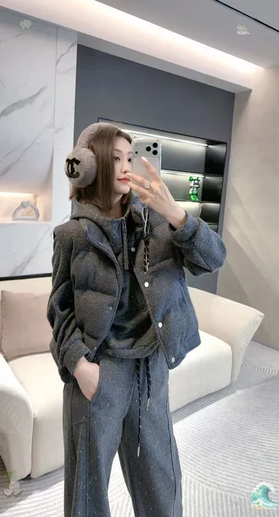 熙薇【蓬莱秘境】2025冬季新款时尚休闲羽绒马甲外套H6488