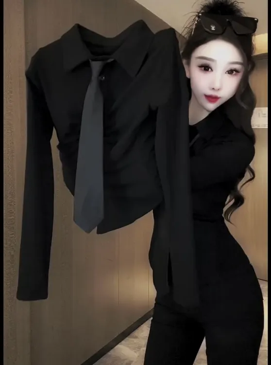 2026年秋季新款修身打底衬衣设计感高级感叠穿显瘦时尚气质上衣女