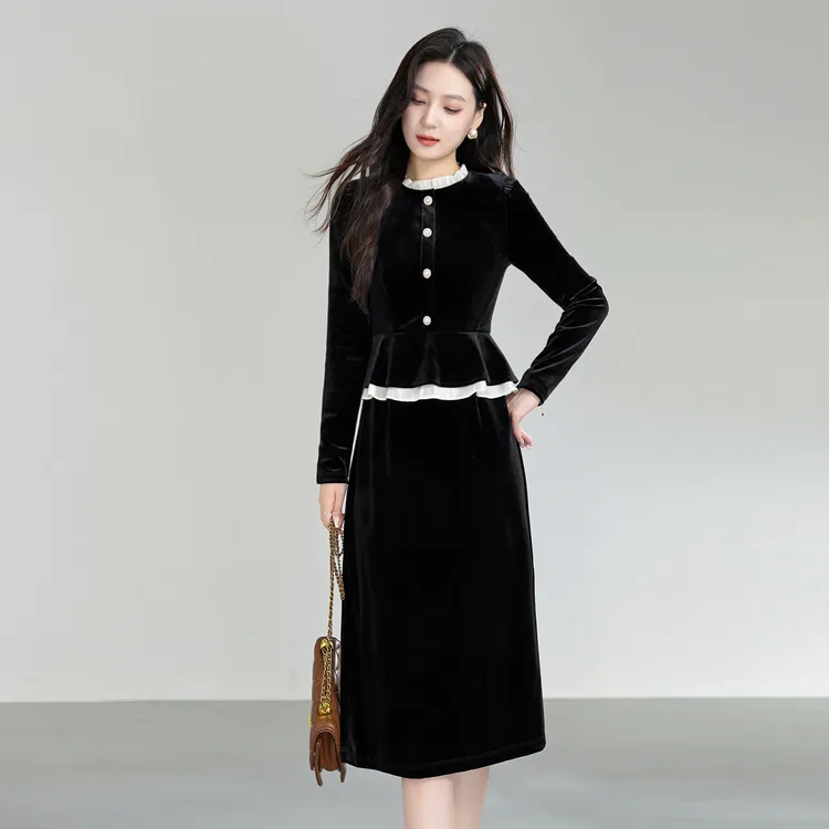 黑色丝绒连衣裙女气质正式场合端庄大气通勤宴会日常裙子秋冬新款