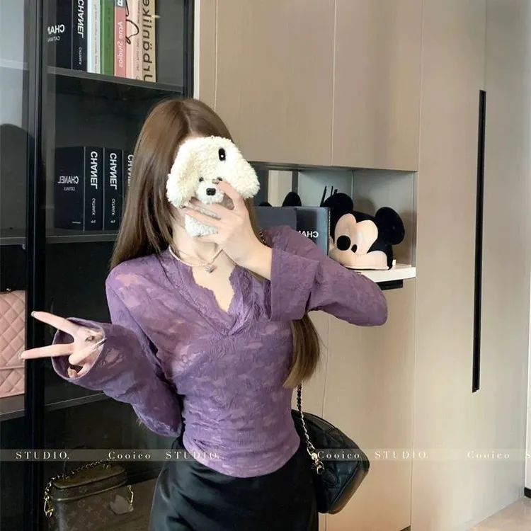 纯欲紫色v领长袖T恤女早秋蕾丝内搭打底衫甜辣妹短款修身显瘦上衣