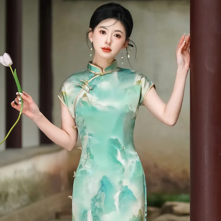新中式旗袍高端2025夏季老上海日常可穿裙子素雅国风无袖绿色礼服