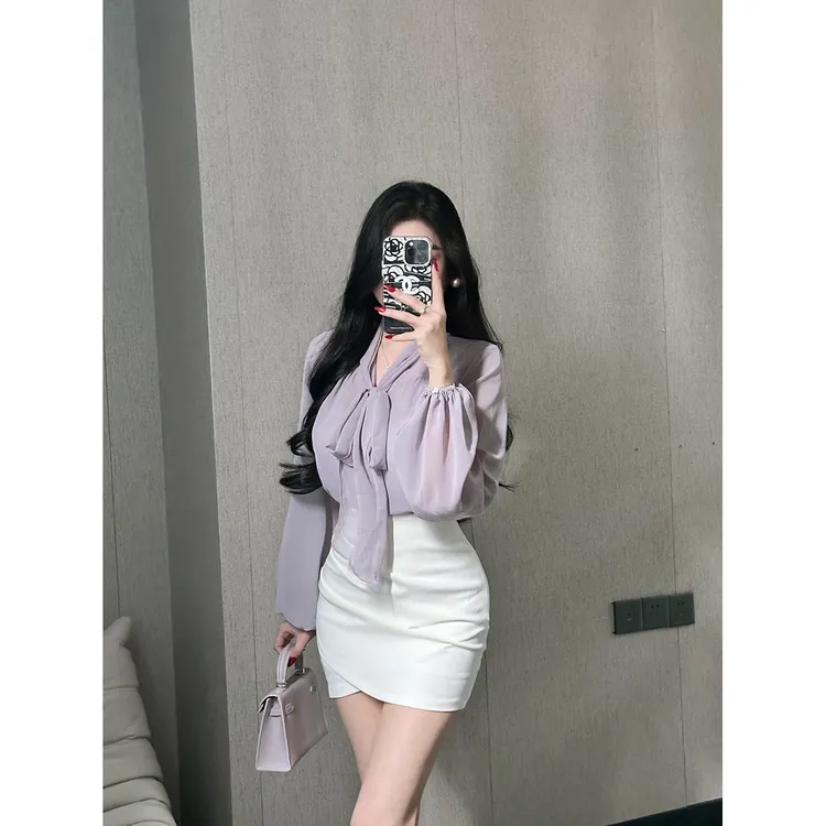 气质休闲蝴蝶结飘带衬衫女装秋季新款显瘦设计感灯笼袖