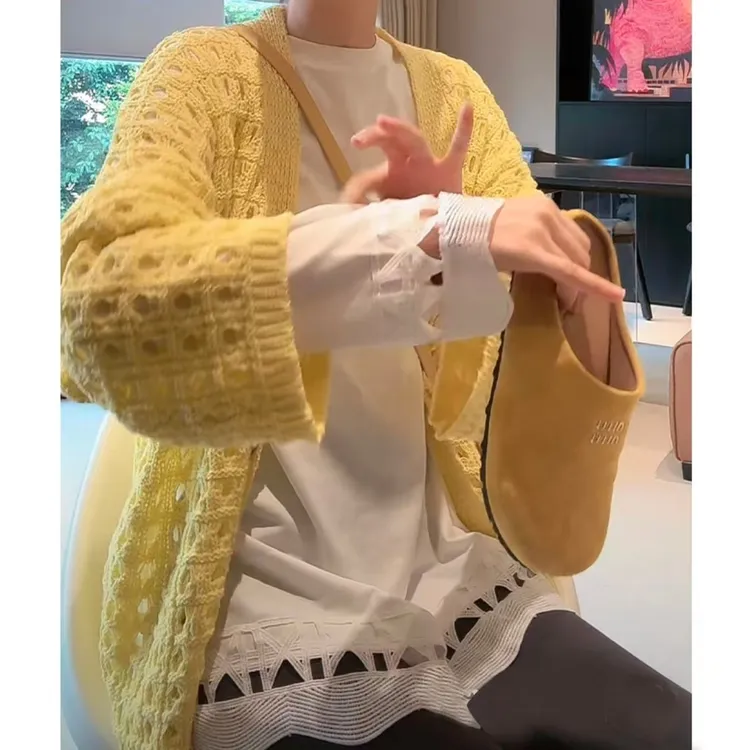 欧若风白茶岛屿简约洋气显瘦减龄花边上衣女