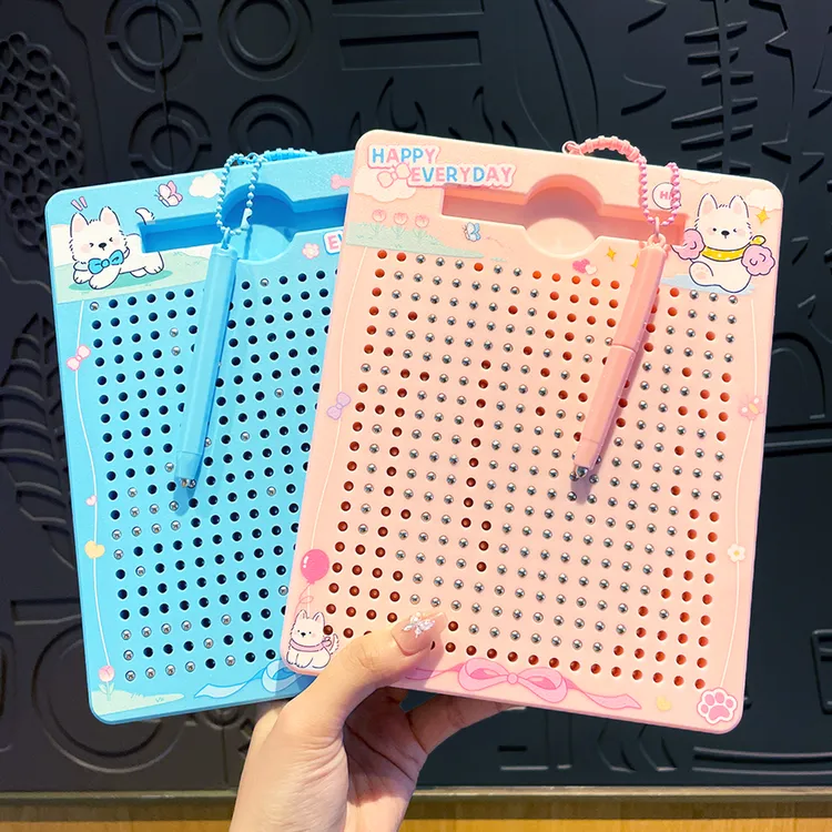 儿童益智玩具新款钥匙扣磁力走珠解压板书包挂件卡通磁吸钢珠画板